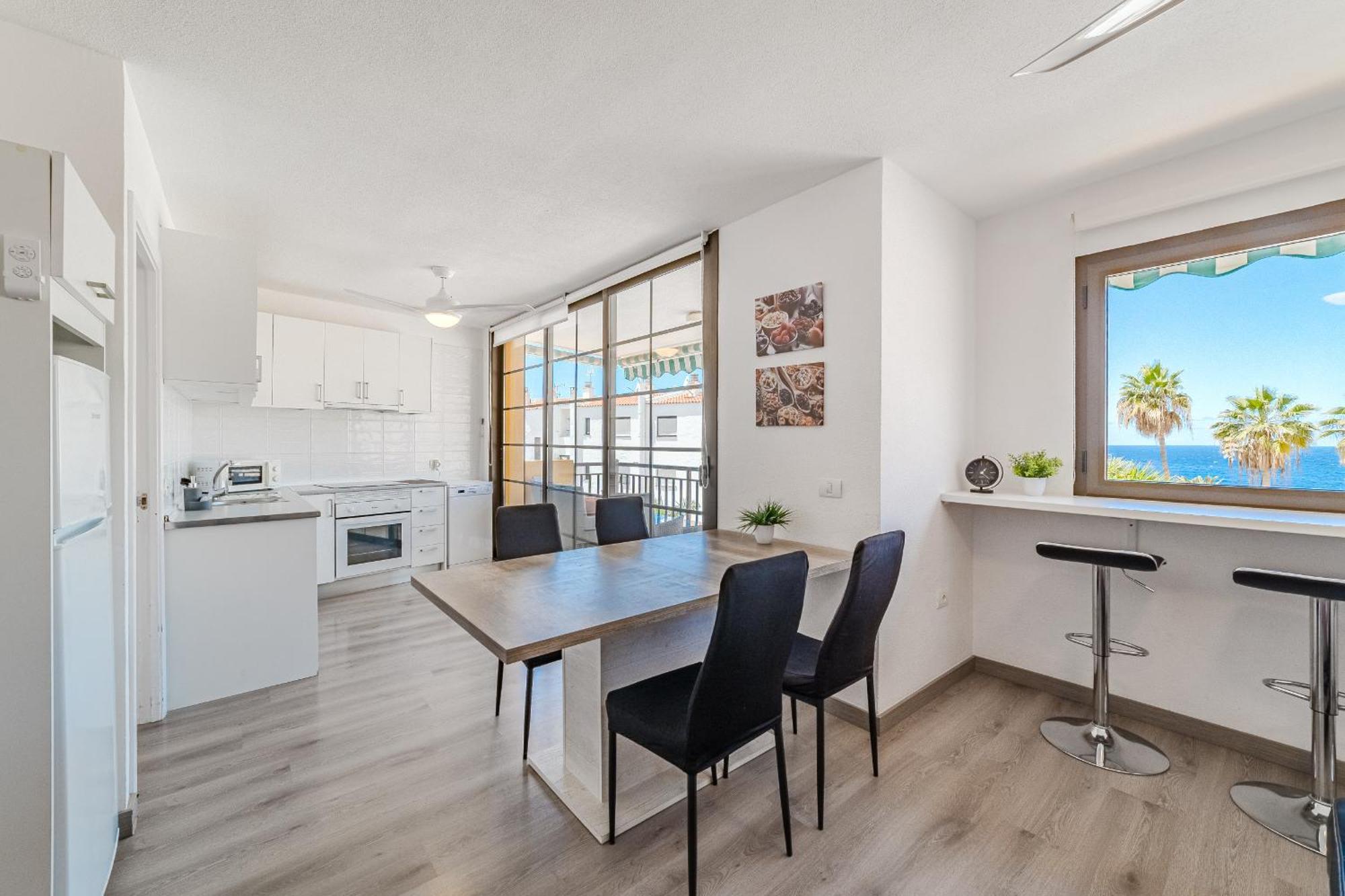 Family Apartment With 3 Bedrooms And Balcony Near Los Gigantes And Ocean Puerto de Santiago  Bagian luar foto